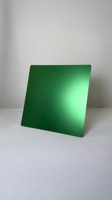 Plaque Tesla verte grande