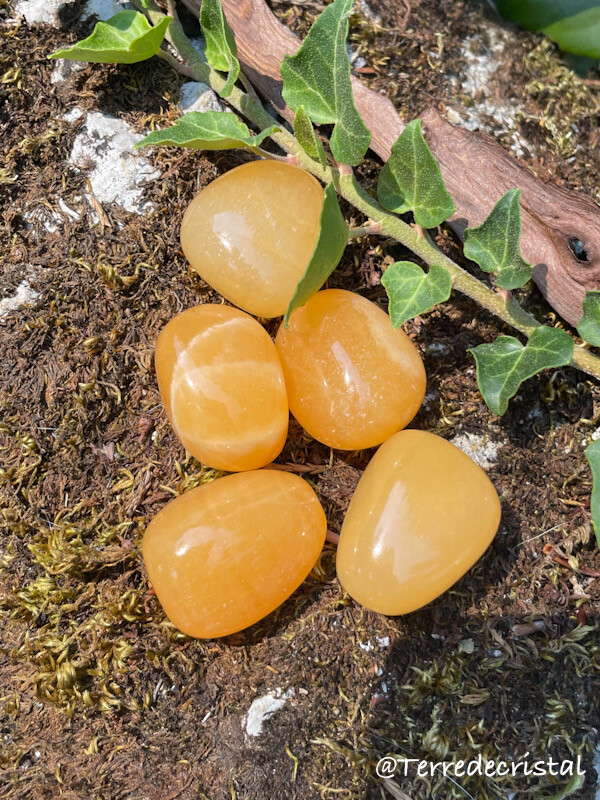 Calcite orange roulée Calcite orange roulée