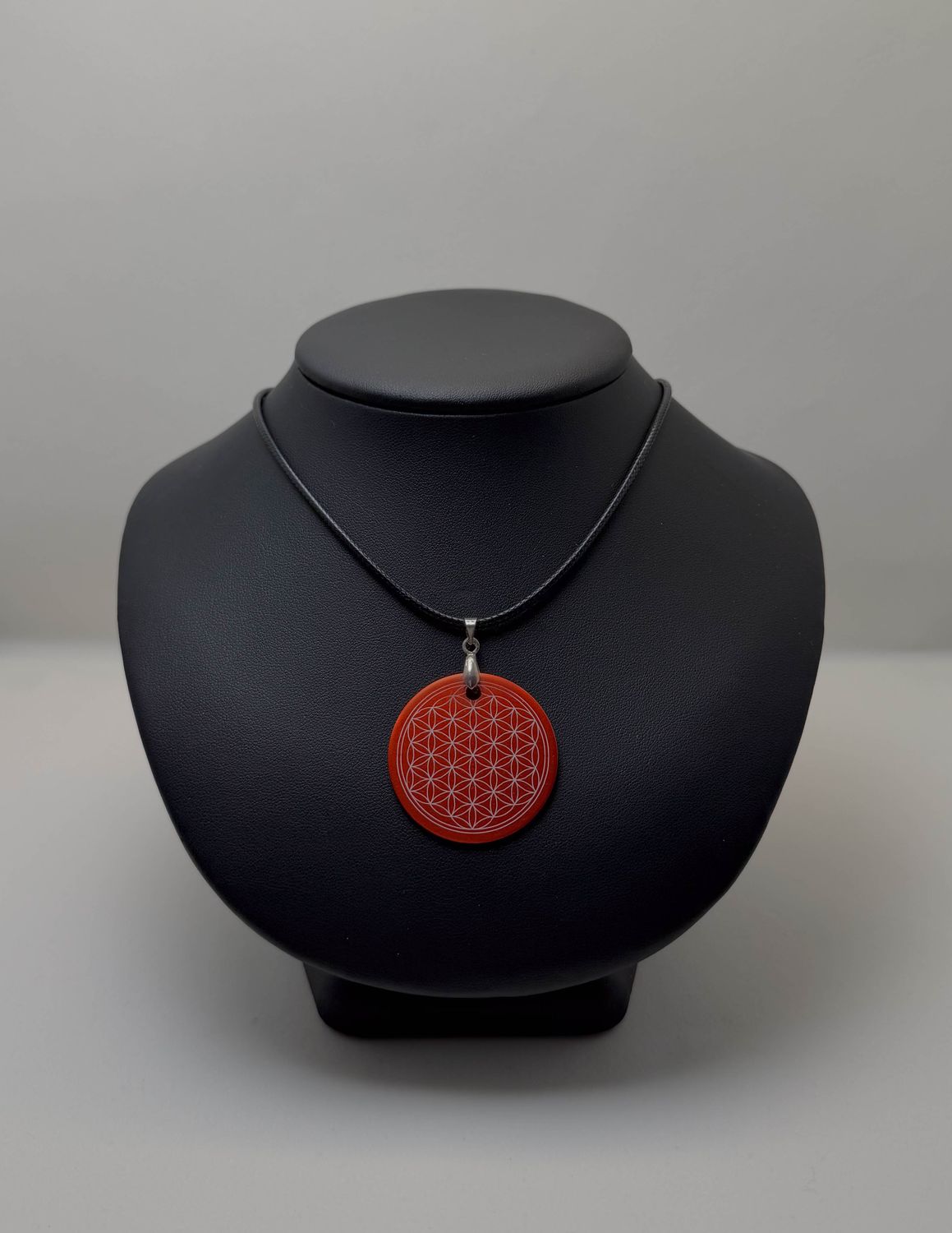 Pendentif plaque Tesla Fleur de vie rouge