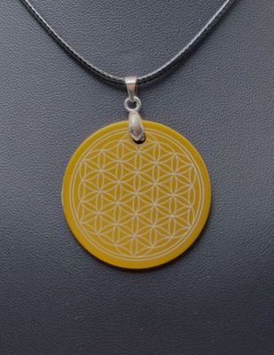 Pendentif plaque Tesla Fleur de vie jaune or
