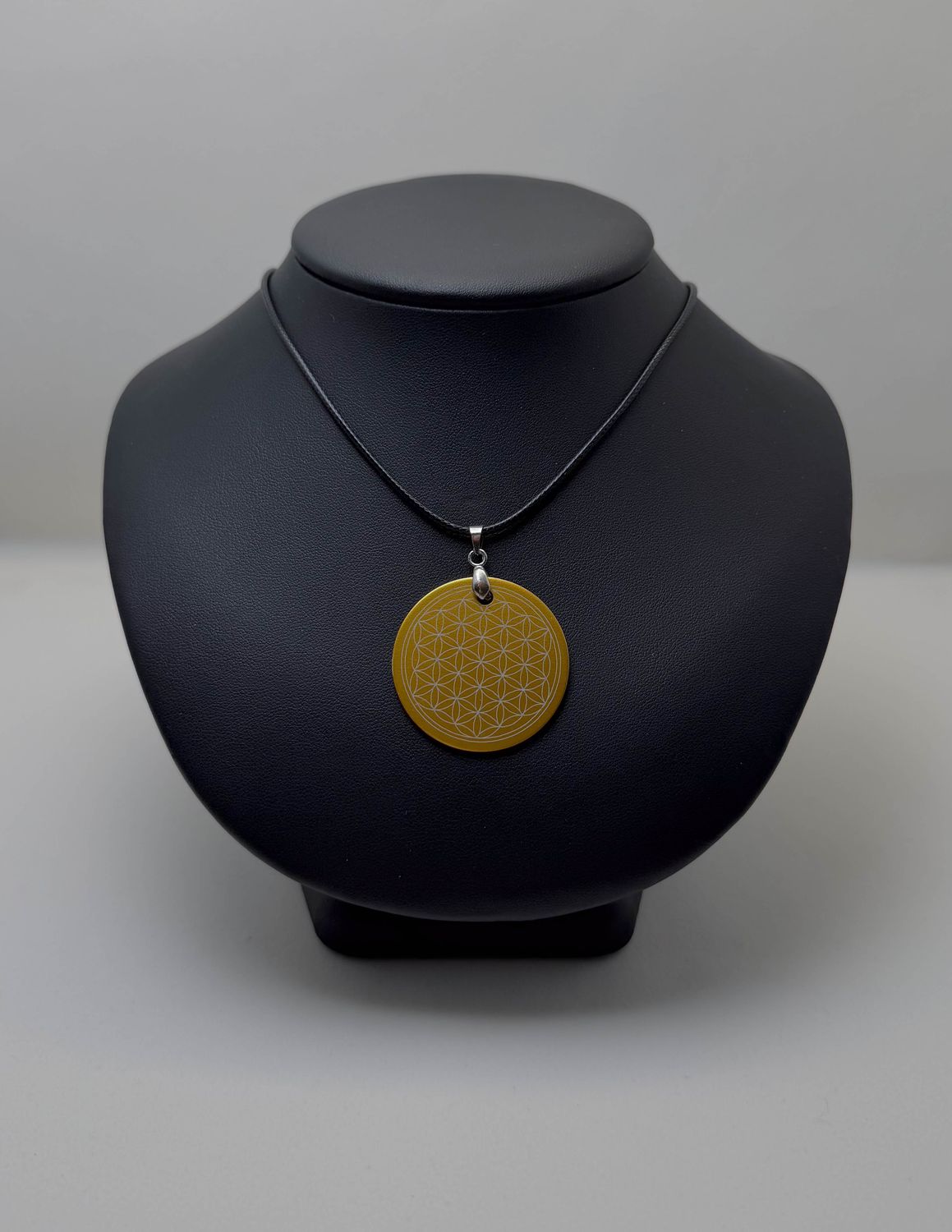 Pendentif plaque Tesla Fleur de vie jaune or