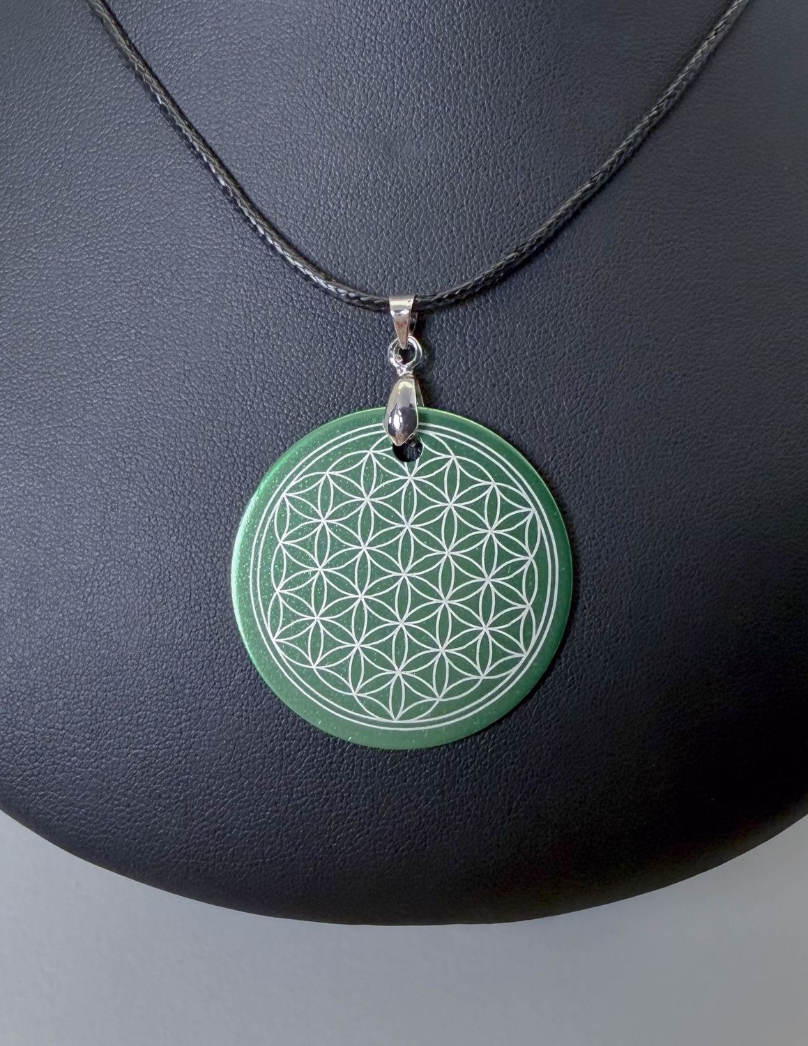 Pendentif plaque Tesla Fleur de vie vert