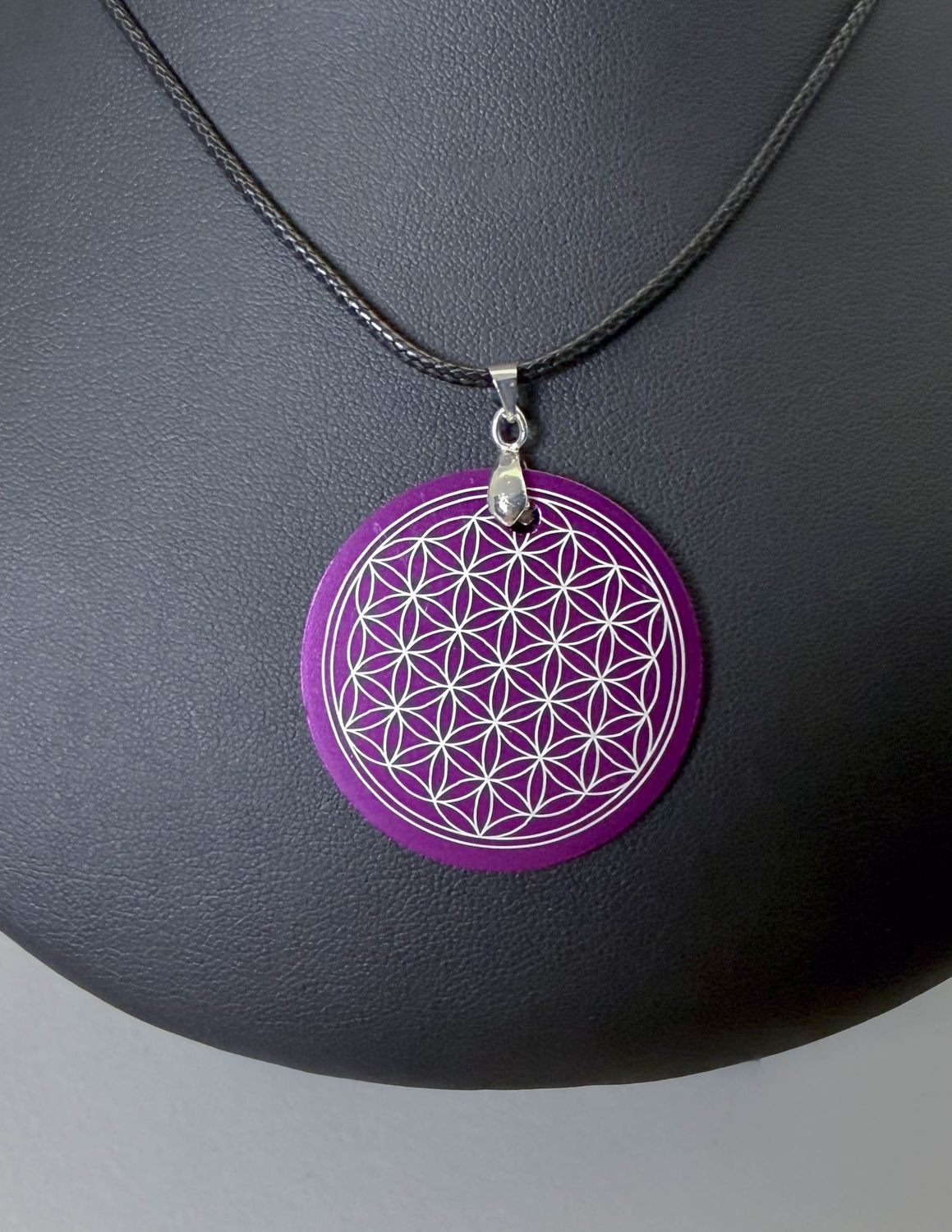 Pendentif plaque Tesla Fleur de vie violet