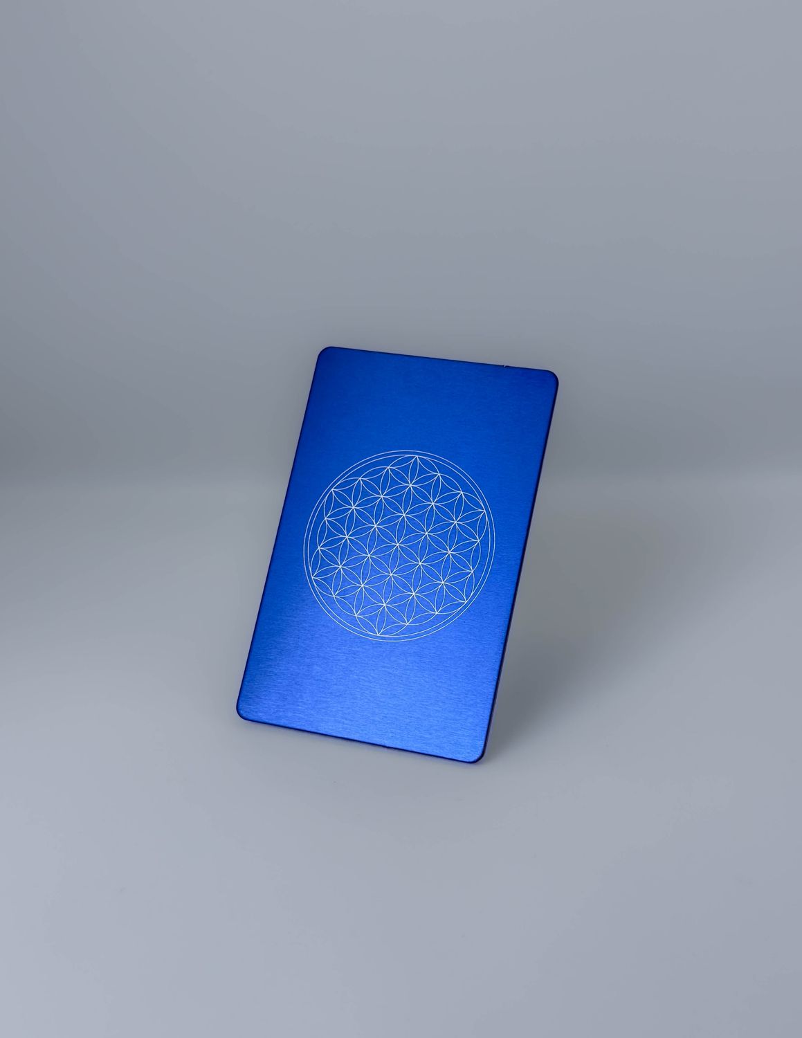 Plaque Tesla Fleur de vie indigo | format carte de crédit