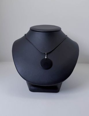 Pendentif plaque Tesla noir