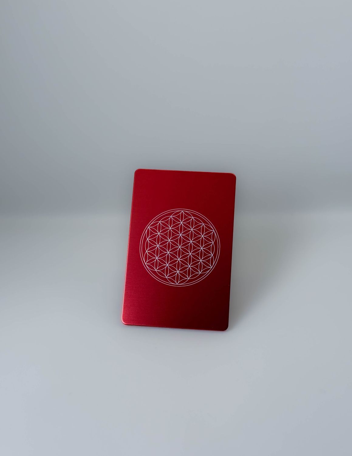 Plaque Tesla Fleur de vie rouge | format carte de crédit Plaque Tesla Fleur de vie rouge | format carte de crédit