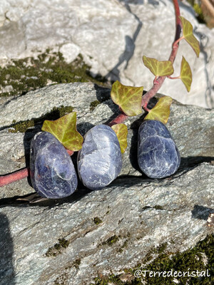 Iolite percée