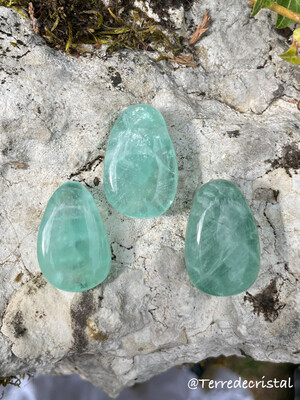 Fluorite verte percée Fluorite verte percée
