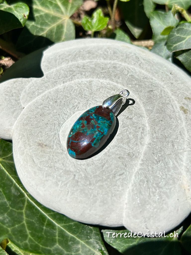 Pendentif en Shattuckite Pendentif en Shattuckite