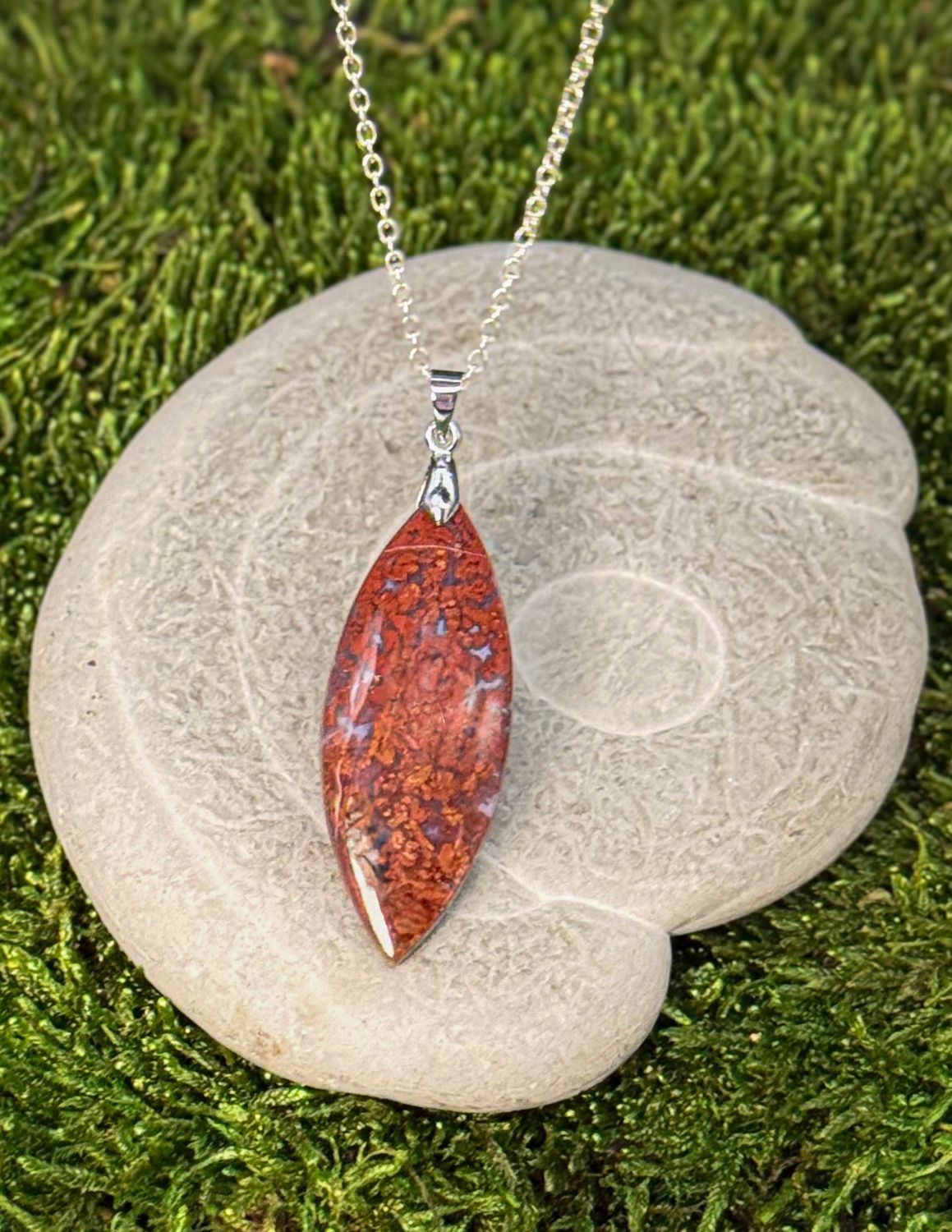 Pendentif en Jaspe rouge