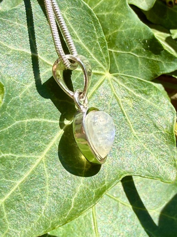Pendentif en Pierre de lune blanche | petit