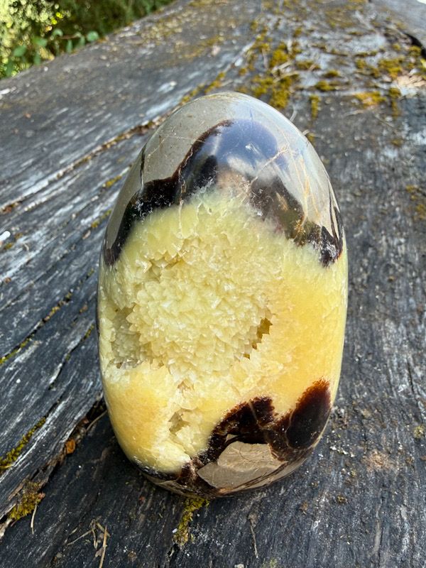 Menhir en Septaria sauvage et Calcite jaune
