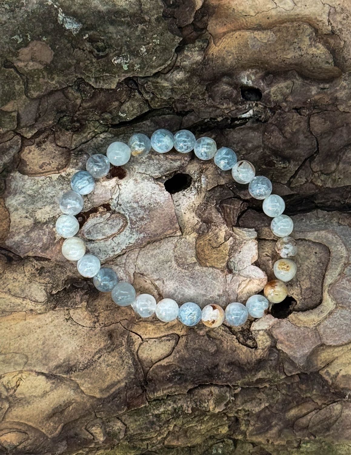 Bracelet en Calcédoine bleue 6 mm