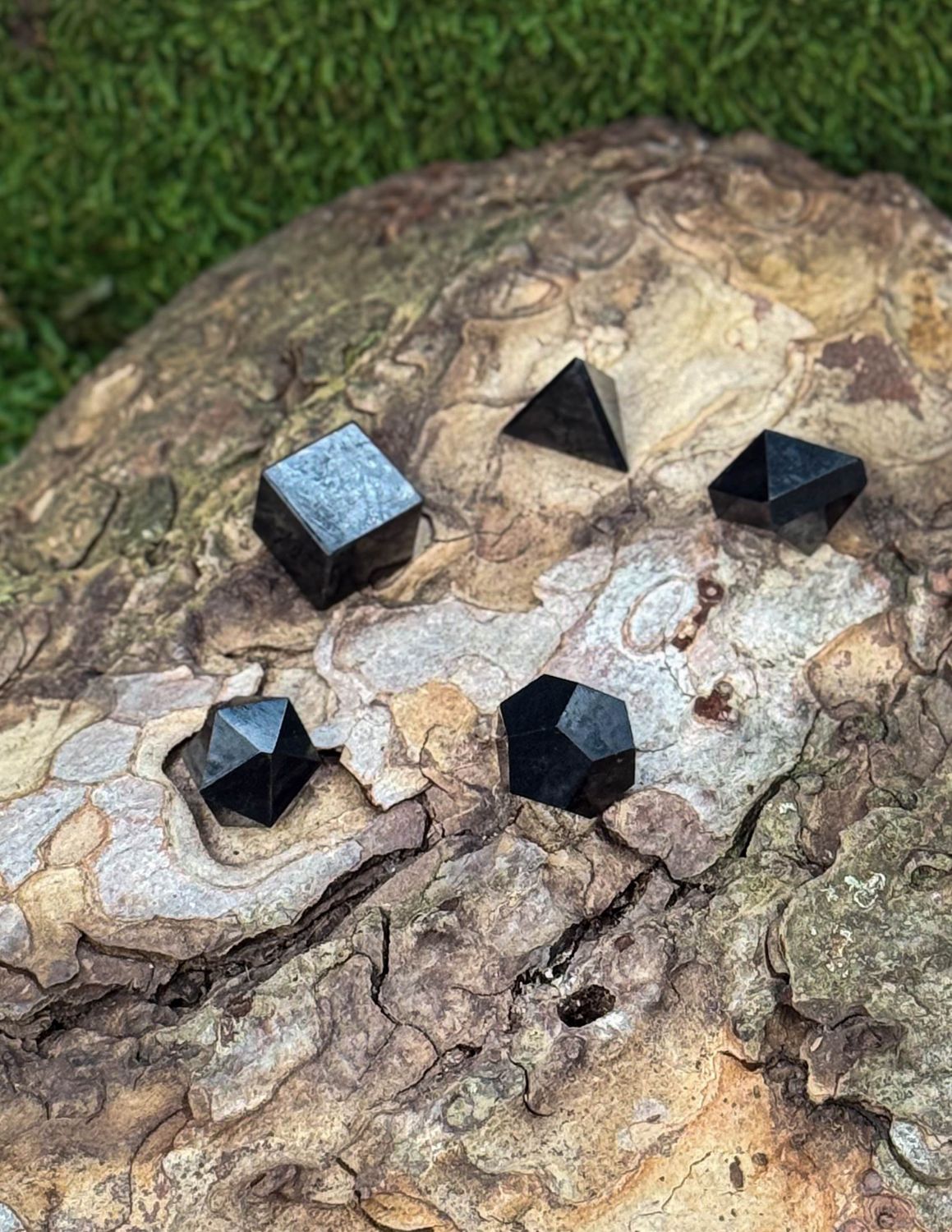 Set des solides de Platon en Shungite