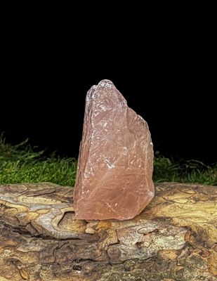 Menhir en Quartz rose brut
