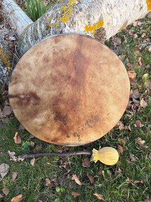 Tambour chamanique en peau de Bouquetin