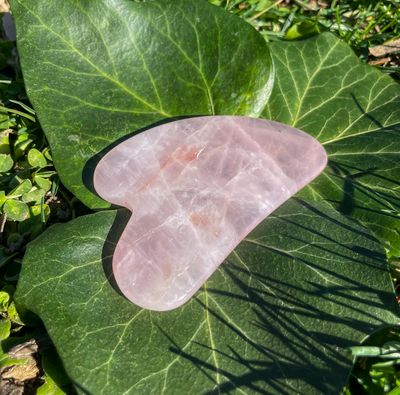 Gua Sha en Quartz rose