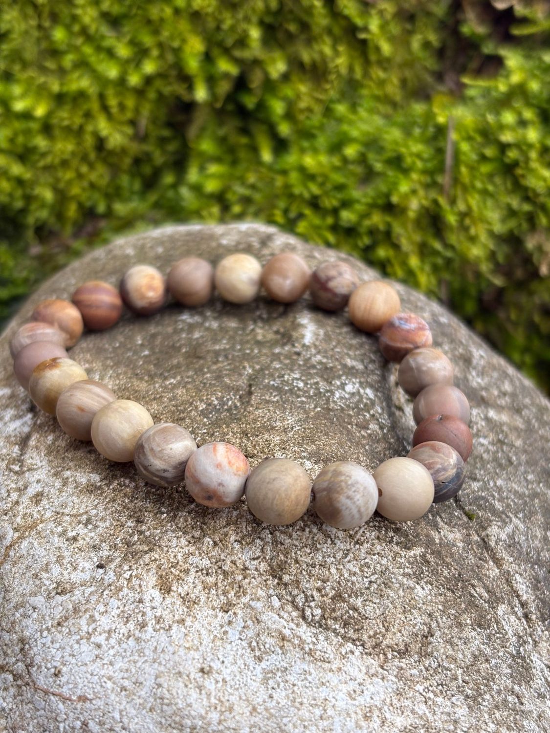 Bracelet en Bois fossilisé mat 8 mm
