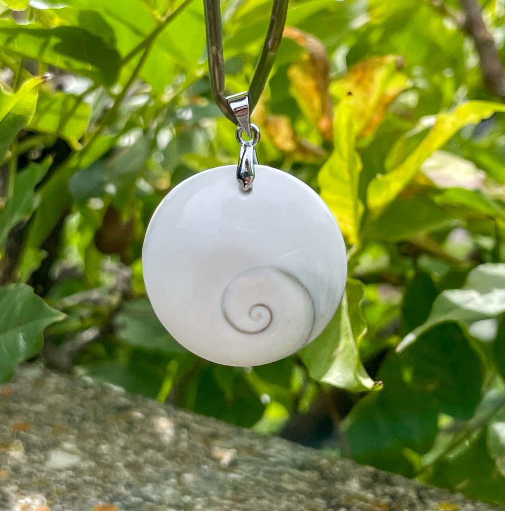 Pendentif en Oeil de Sainte-Lucie