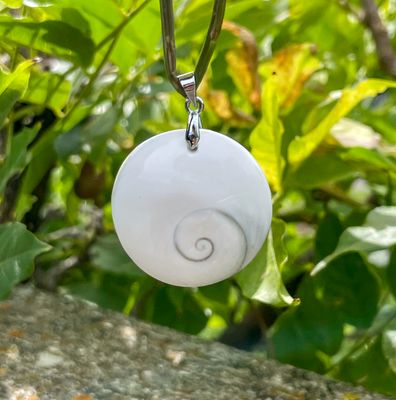 Pendentif en Oeil de Sainte-Lucie