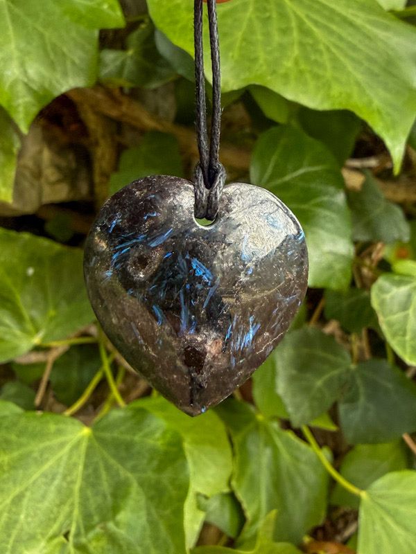 Anthophyllite percé | Astrophyllite de Madagascar