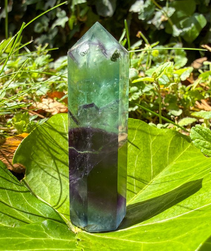 Pointe en Fluorite arc-en-ciel à choix