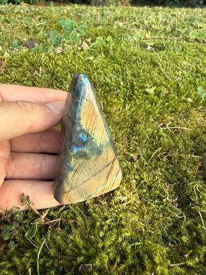 Menhir petit en Labradorite à choix