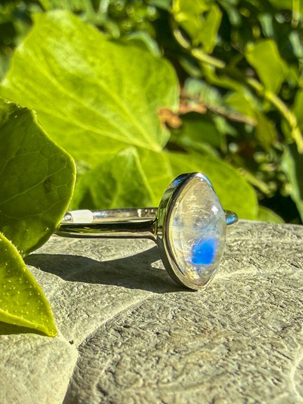 Bague en Pierre de lune blanche