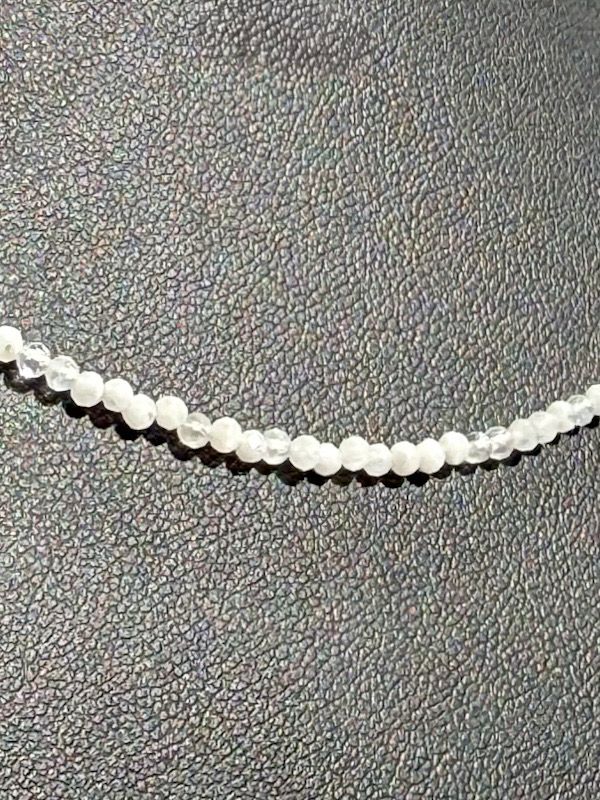 Collier en Pierre de lune blanche 2mm