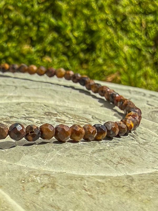Bracelet en Oeil de tigre 2 mm