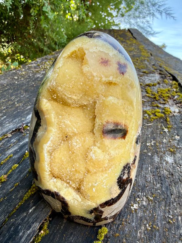 Menhir en Septaria sauvage et Calcite jaune