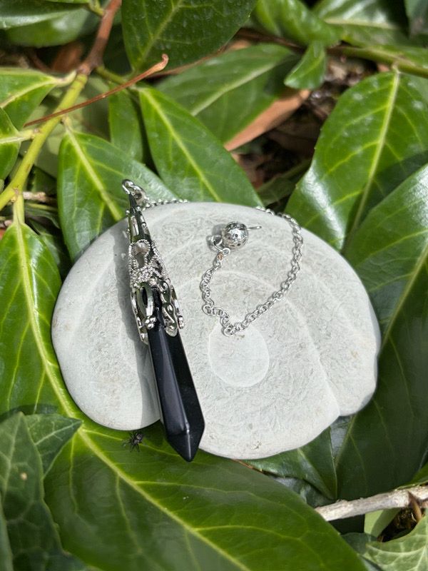 Pendule hexagonal en Obsidienne noire