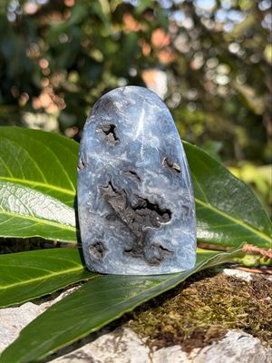 Menhir en Agate bleue