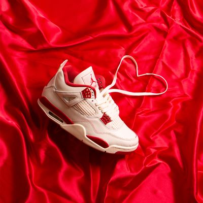 WMNS Air Jordan 4 'Valentines Day'