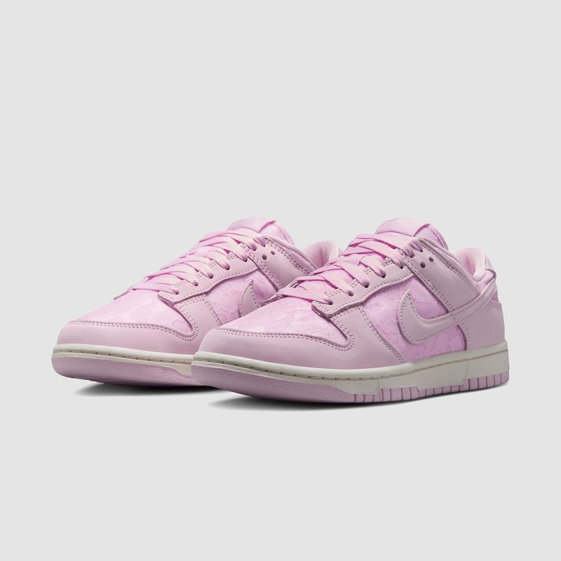 W Dunk Low Regal Pink / Pink Foam