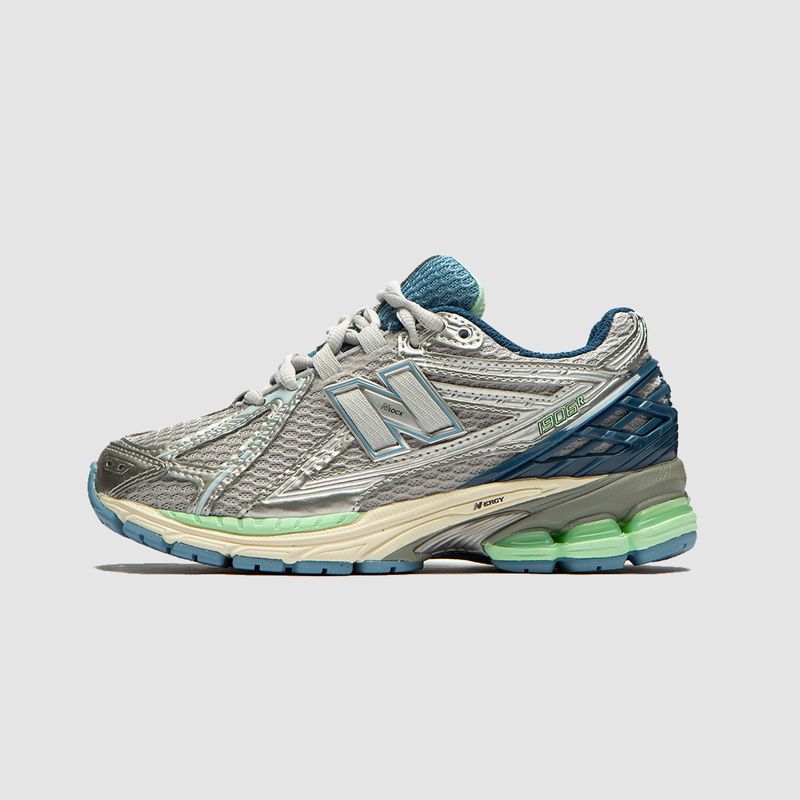 1906R Metallic Silver/Light Blue