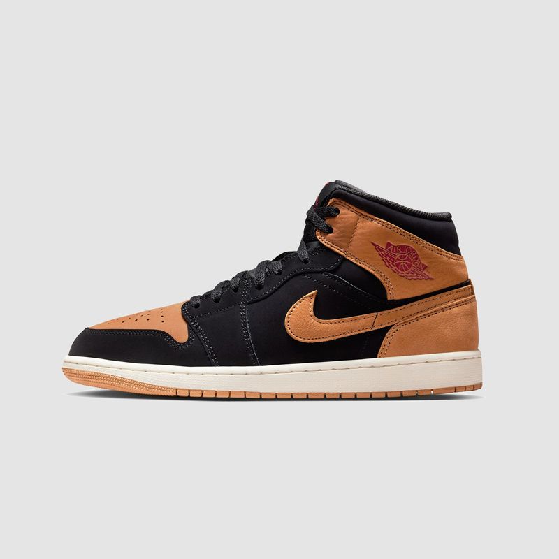 AJ1 Mid SE Black/Flax/Varsity Red
