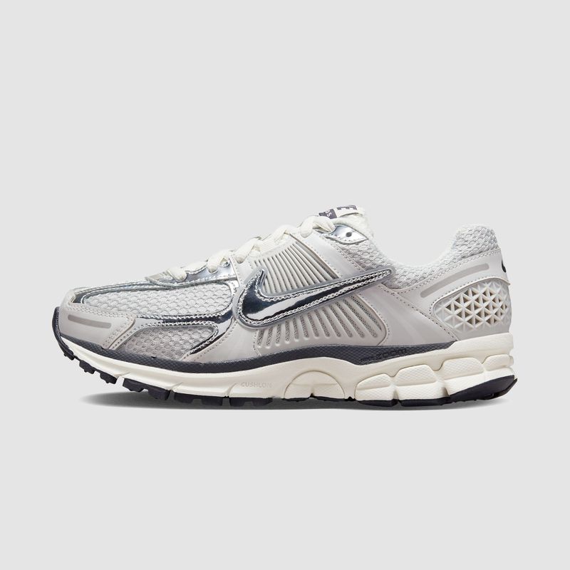 (W) Zoom Vomero 5 Photon Dust/Chrome