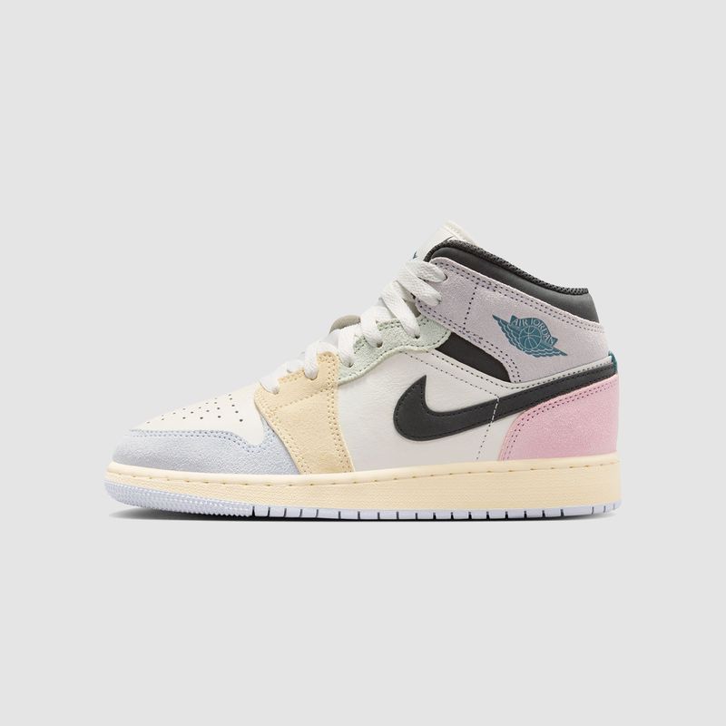 AJ1 Mid SE (GS)  Sail/Iced Jade