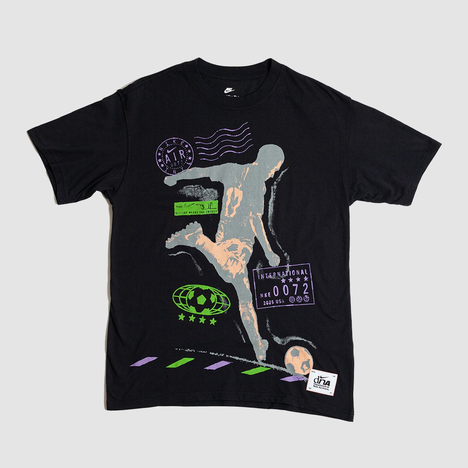 "International" T-shirt Black