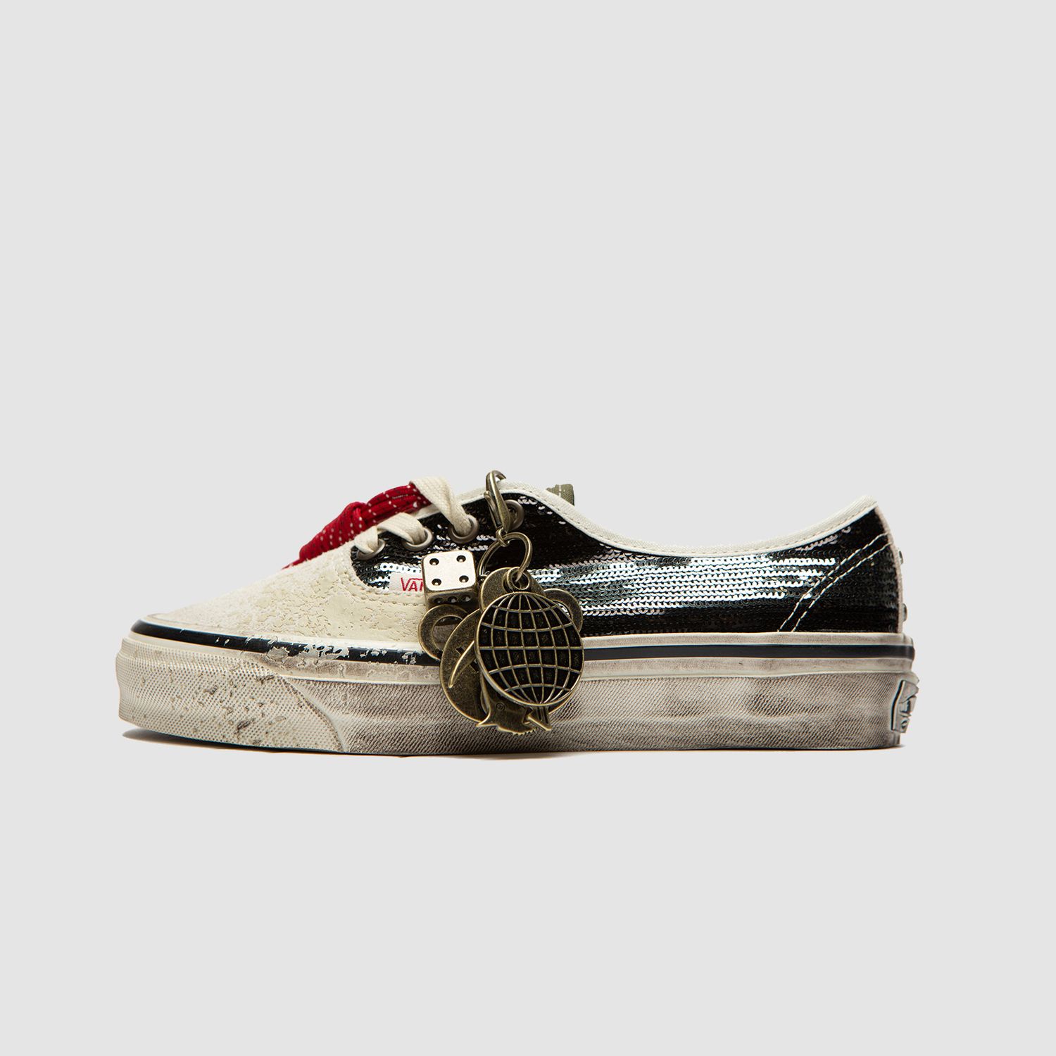 LX Authentic 44 "Charm" Black/White