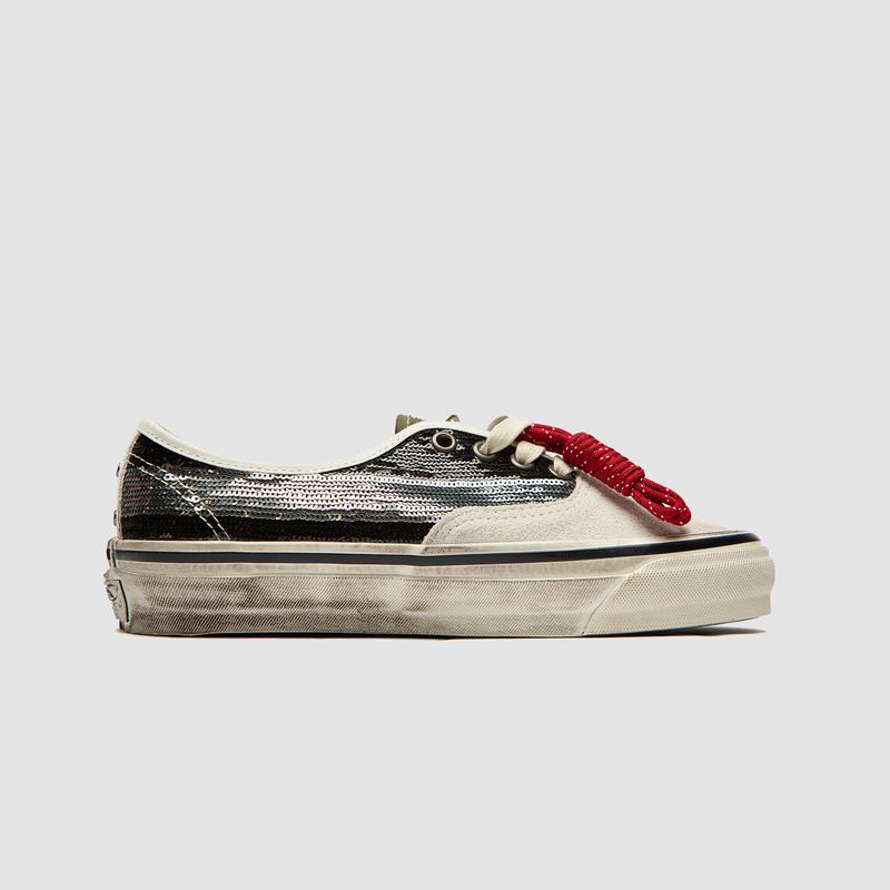 LX Authentic 44 "Charm" Black/White
