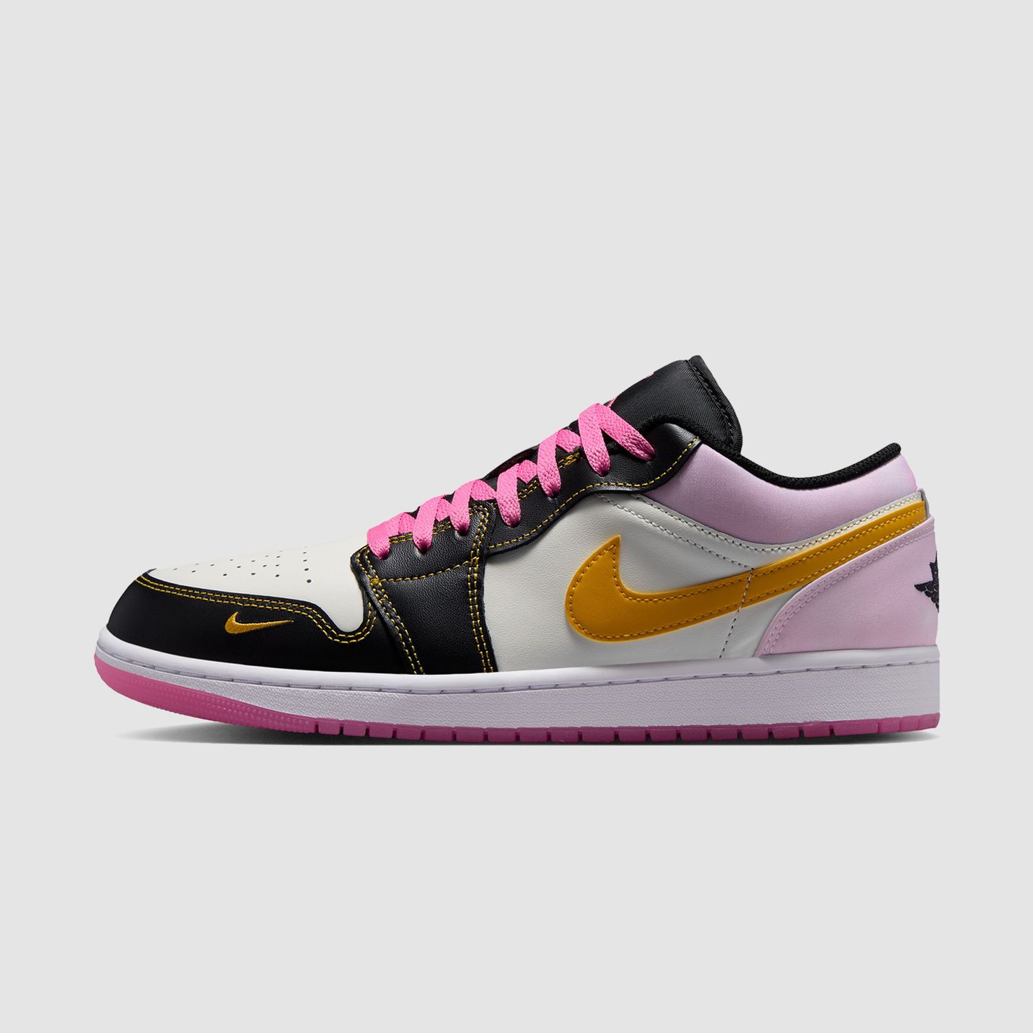 AJ1 Low SE Black/University Gold-Sail