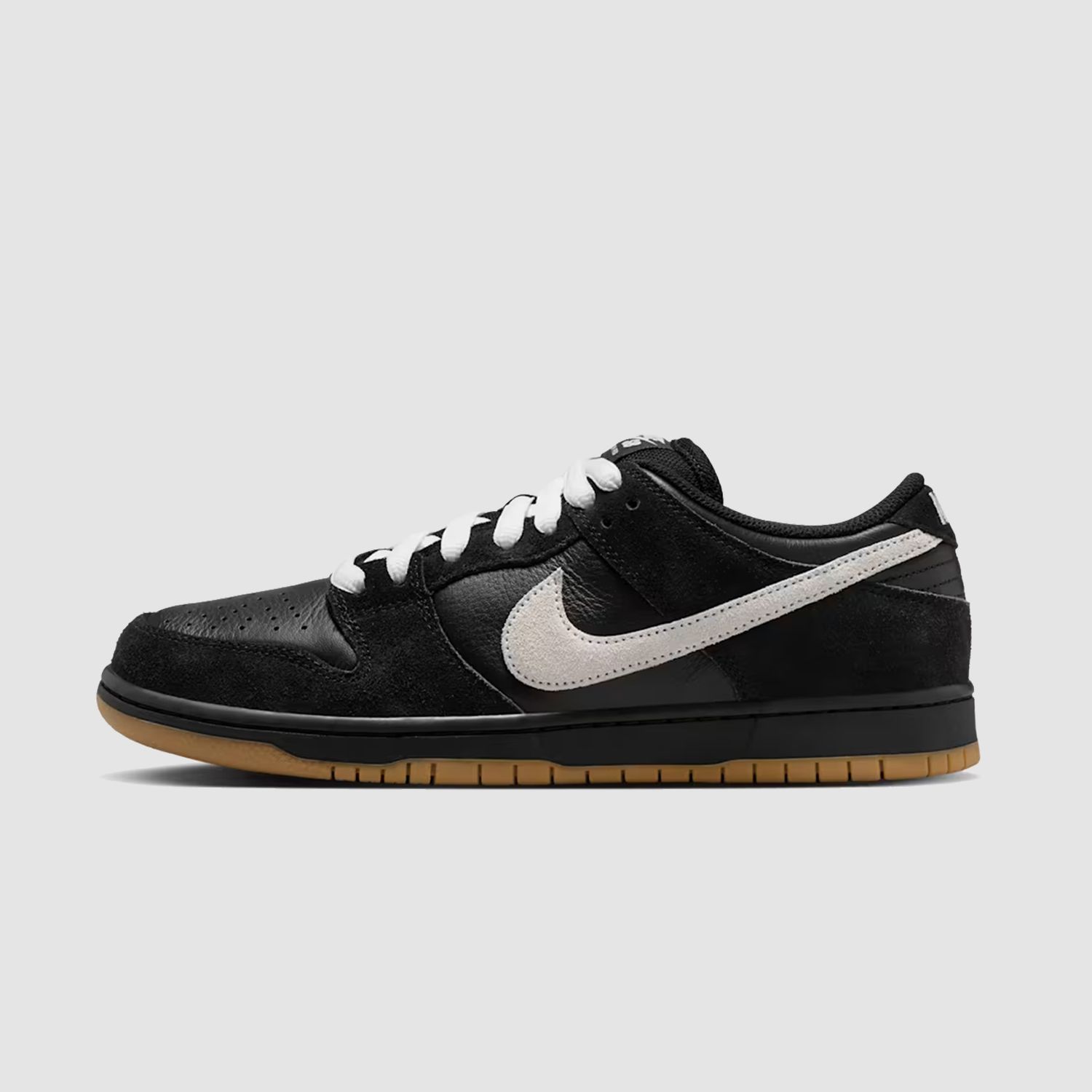 SB Dunk Low Pro Black/White-Gum