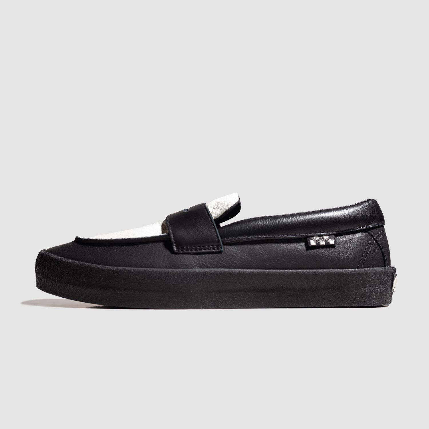 Skate Loafer Black/White