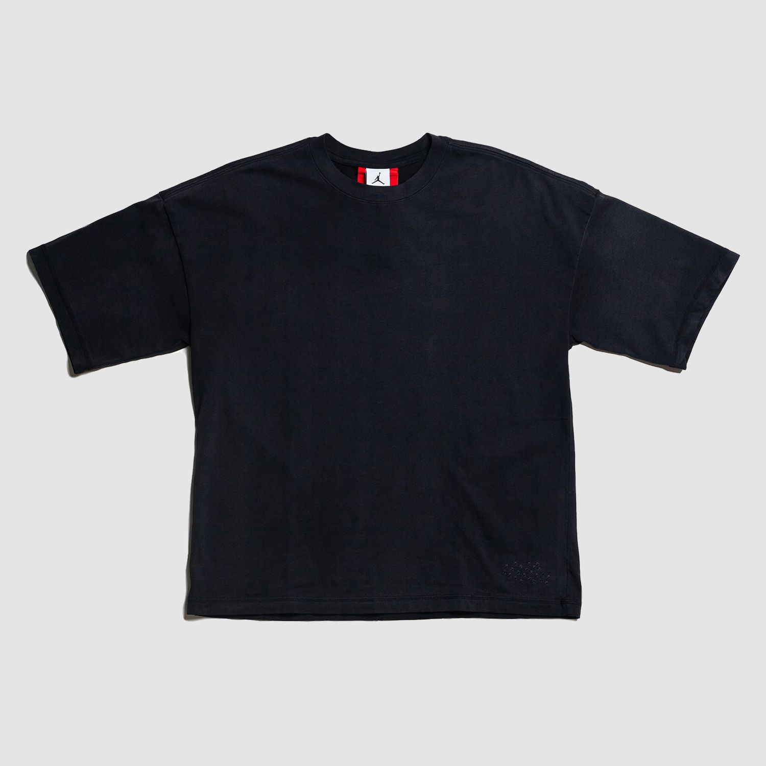 x IH Essential Tee Black