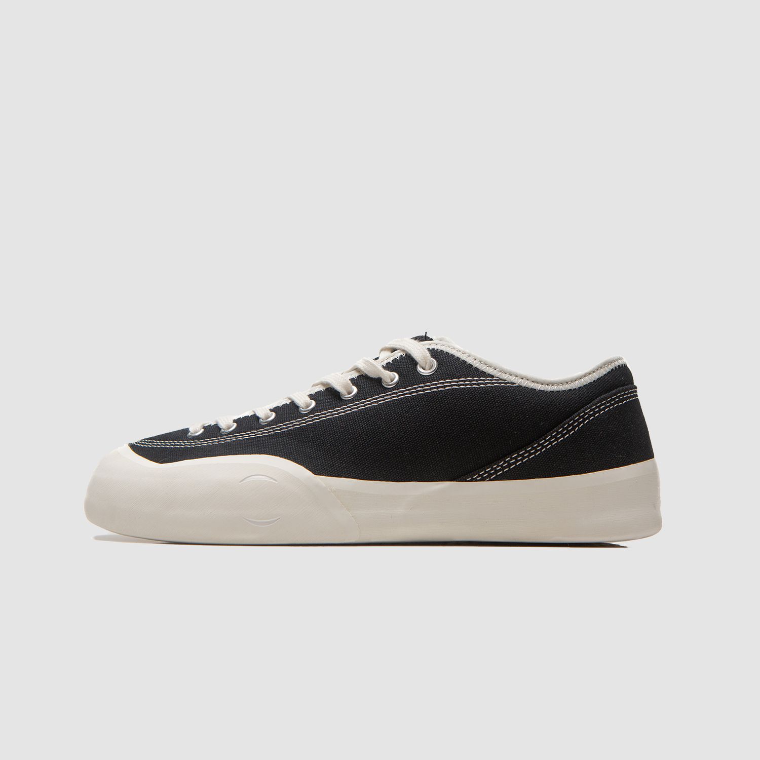1:30 PM Black/ Whisper White