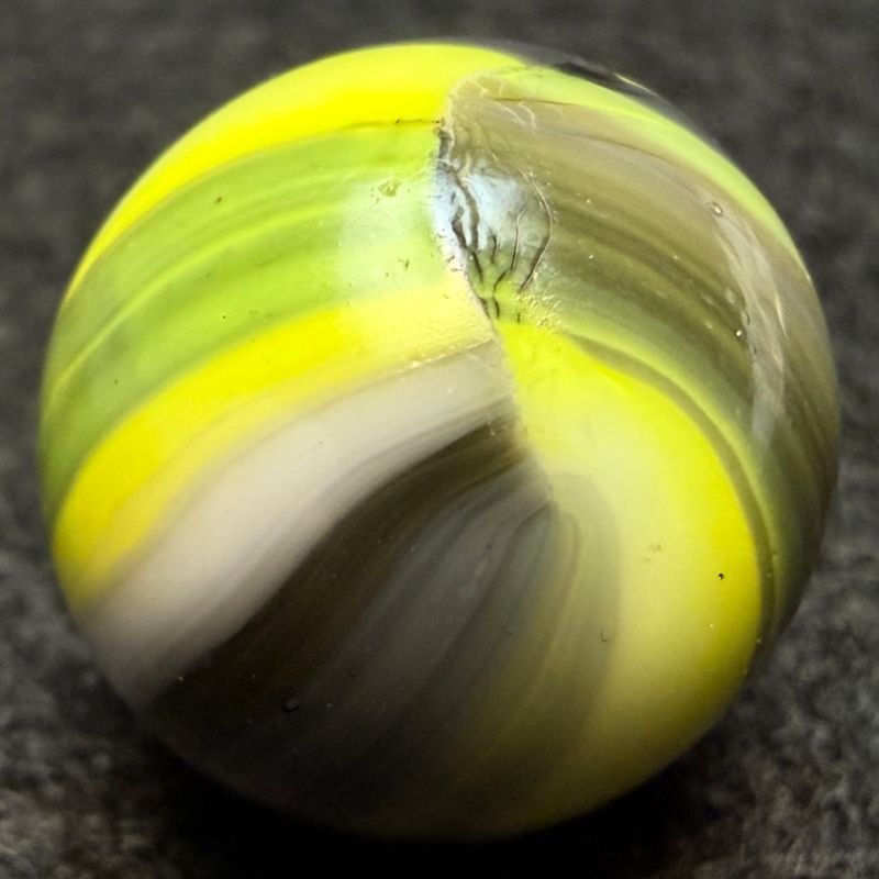 MARBLE KING. “Anemic Bumblebee”. Vintage Machine-Made Marble.