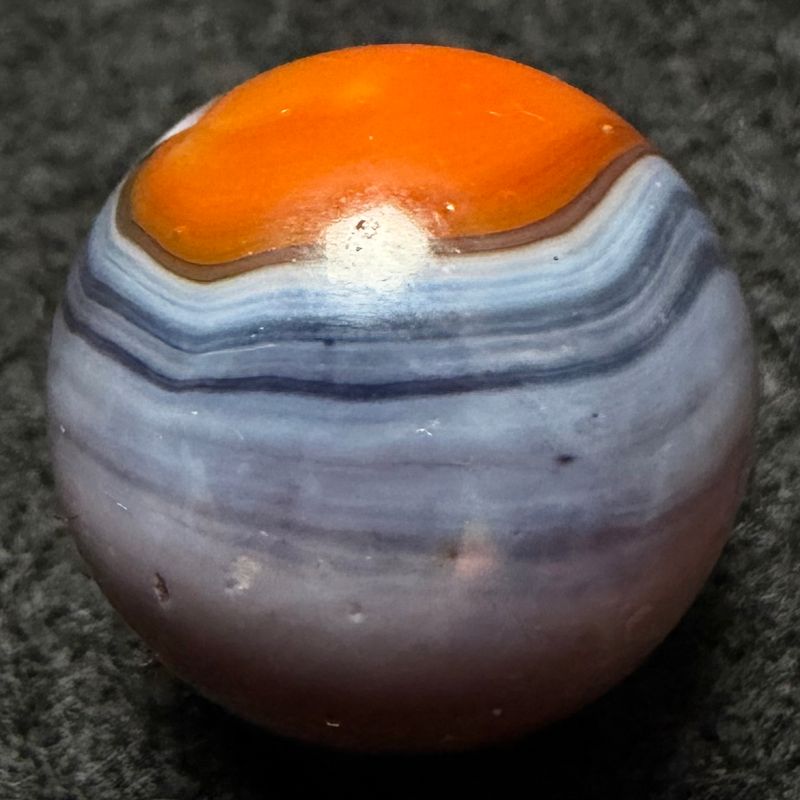 VITRO AGATE. Exotic Conqueror. Striking Specimen