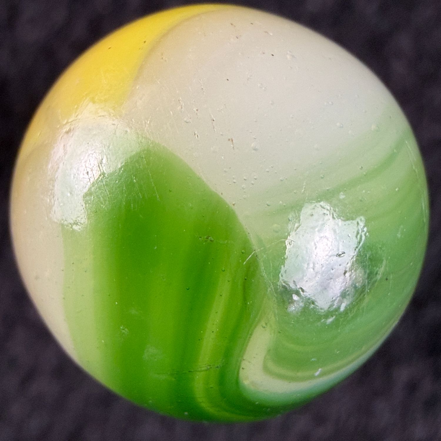 AKRO AGATE. Popeye Patch Marble 11/16” NM Vintage. Green Yellow White
